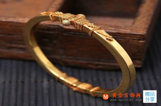 
	選黃金首飾，手鐲和手鏈，哪個比較好？
