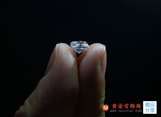 
	合成鉆石的價格越來越低 市場份額也會擴張
