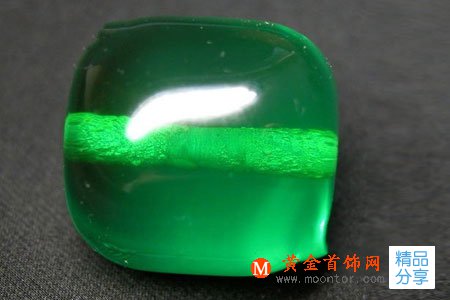 
	怎么鑒別天然祖母綠與人工合成玉？
