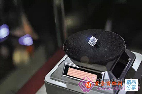 
	什么是人工合成鉆石?
