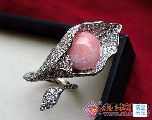 
	自然天成的海螺珍珠
