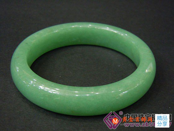
	東陵石是玉？ 和水晶是遠房親戚
