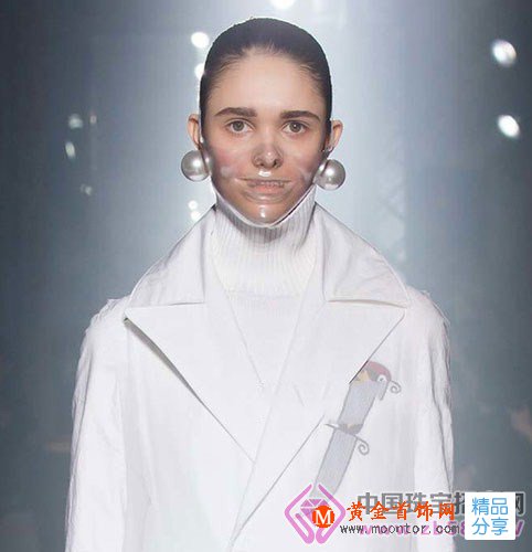
	珍珠時尚進化ING！2015秋冬珠寶流行趨勢之優雅珍珠
