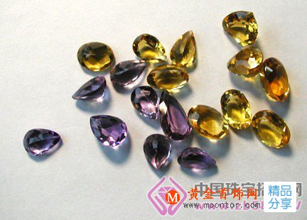
	天然水晶戴哪只手？左手or右手？
