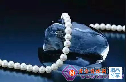 
	玉石已稱王，珍珠當封后
