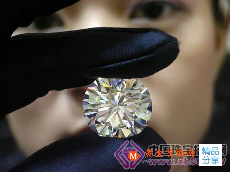 
	合成鉆石市場肆虐 足以以假亂真
