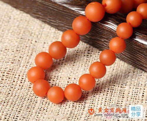 
	怎樣鑒賞南紅手串
