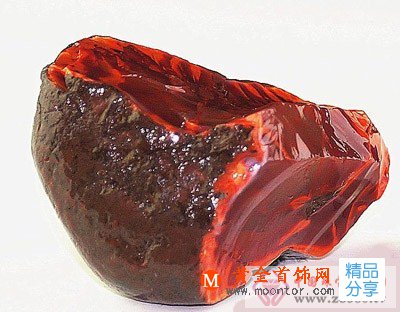 
	淺談南紅賭石
