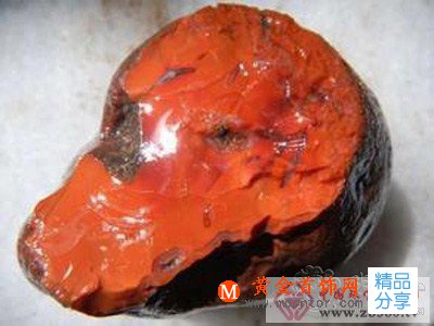 
	了解南紅的伴生礦石

