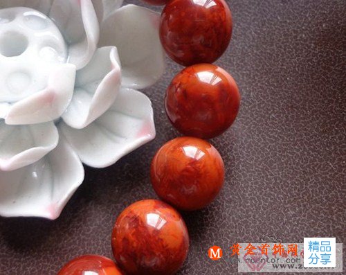 
	南紅瑪瑙中的黑色部分
