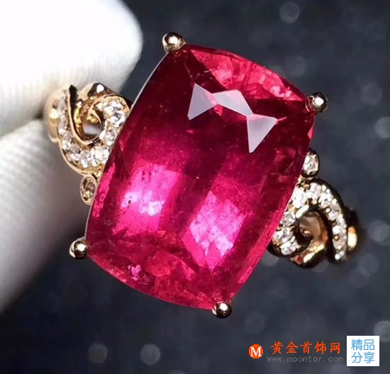 
	過年送父母什么好？這些珠寶怎能少？
