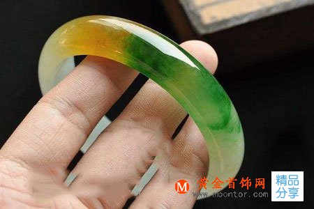 
	翡翠玻璃種福祿壽送禮該如何送？
