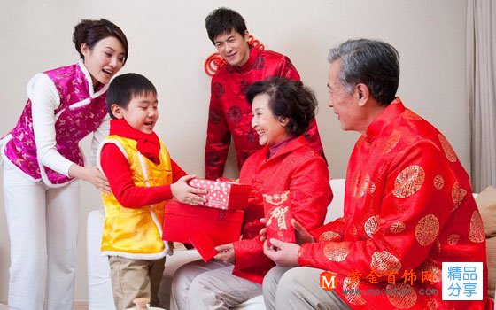 
	過年給父母送什么好？這些珠寶怎能少
