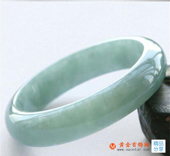 
	過年給父母送什么好？這些珠寶怎能少
