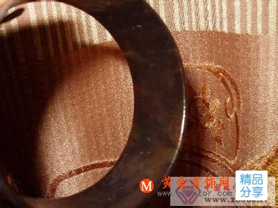 
	玳瑁手鐲鑒別

