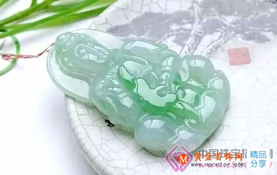 
	翡翠送禮的講究與忌諱，別好心送出壞結果哦
