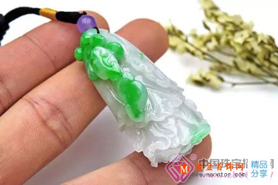
	翡翠送禮的講究與忌諱，別好心送出壞結果哦
