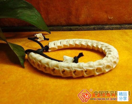 
	駭人聽聞的文玩手串
