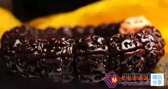 
	5塊錢的手串，這樣可以盤到5萬塊！
