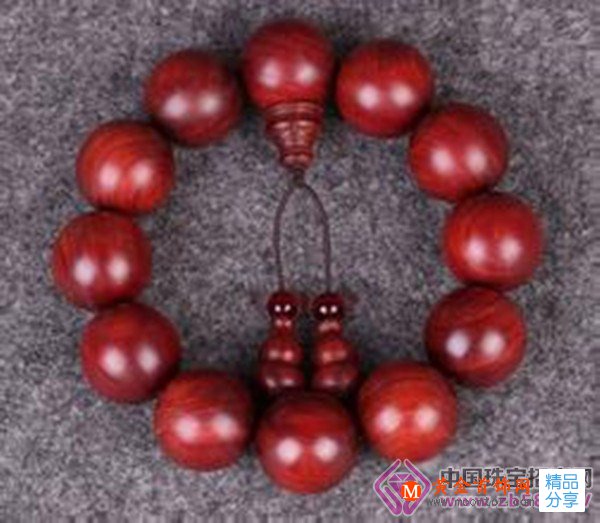 
	佛寶小葉紫檀保養七大秘密
