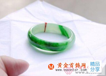 
	如何保養清潔玉器手鐲
