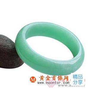 
	解密：2015珠寶首飾新年送啥禮？
