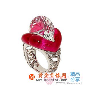 
	圣誕節馬上來臨 永不過時的紅色珠寶戴起來
