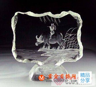 
	東海水晶雕刻品曾作為國禮送給希拉里
