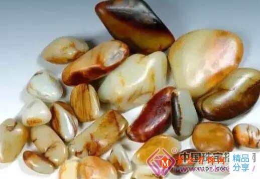 
	這些和田玉皮色、籽料，你看出什么貓膩？
