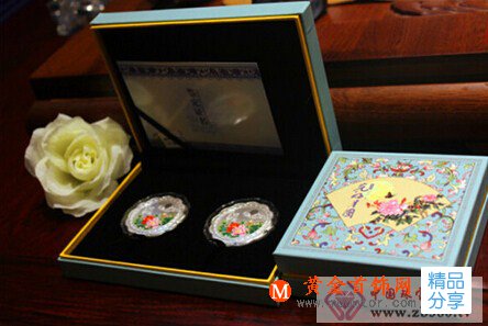 
	中秋送禮要送啥 首選周銀匠“銀月餅”

