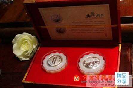 
	中秋送禮要送啥 首選周銀匠“銀月餅”
