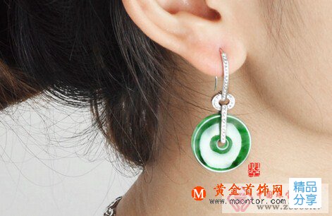 
	如何選擇翡翠鑲嵌飾品
