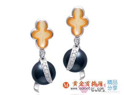 
	黑珍珠適合不同年齡段女性在各種場合佩戴
