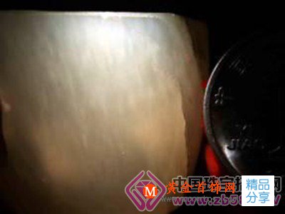 
	快速在手電燈光下區分和田玉產地

