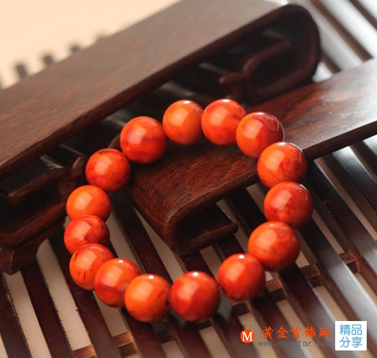 
	如何鑒別南紅瑪瑙？
