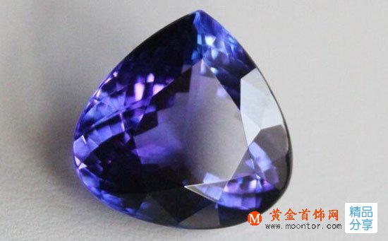 
	什么是坦桑石？分級標準不一會影響到它的價值嗎
