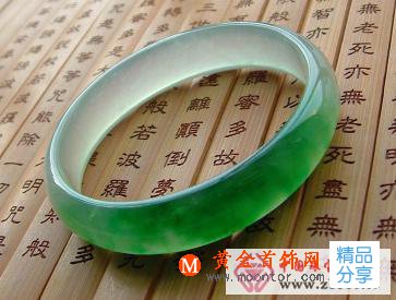 
	禮品翡翠滿足人們各類禮品需求
