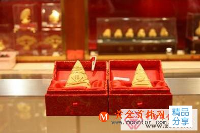 
	菜百首飾在京東推出多款馬年賀歲新品
