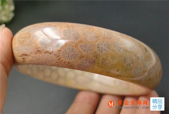
	佩戴珊瑚玉有哪些功效？
