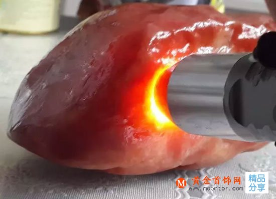 
	金絲玉和南紅瑪瑙的區別
