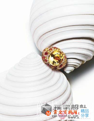 
	以 橄欖石為原材料的珠寶帶您暢游海底世界
