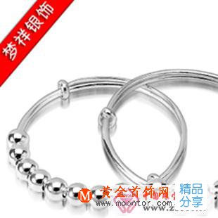 嬰兒銀飾手鐲