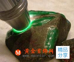 
	真假賭石的區別技巧
