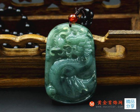 
	翡翠送禮的選擇技巧，怎樣選擇送人的翡翠禮品
