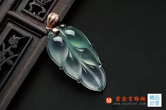
	向女生表白適合送翡翠嗎？翡翠適合送給女朋友嗎？
