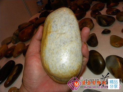 
	什么是和田玉中白皮籽料
