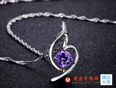 
	送女朋友鉆石項鏈
