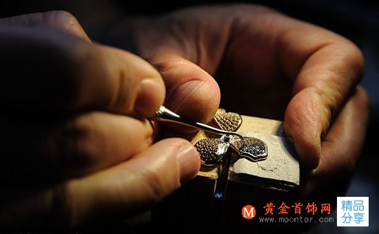 
	柜臺珠寶已經out了！私人定制珠寶才是未來發展趨勢？
