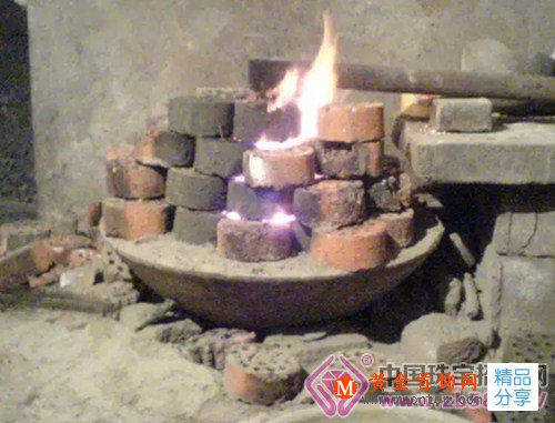 
	你知道你所佩戴的黃金是如何煉成的嗎？

