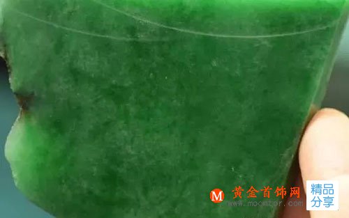 
	人造翡翠：安能辨“我”是真假
